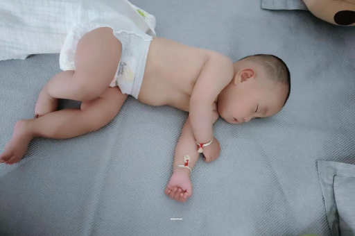 张家口孕妇肚子一跳一跳